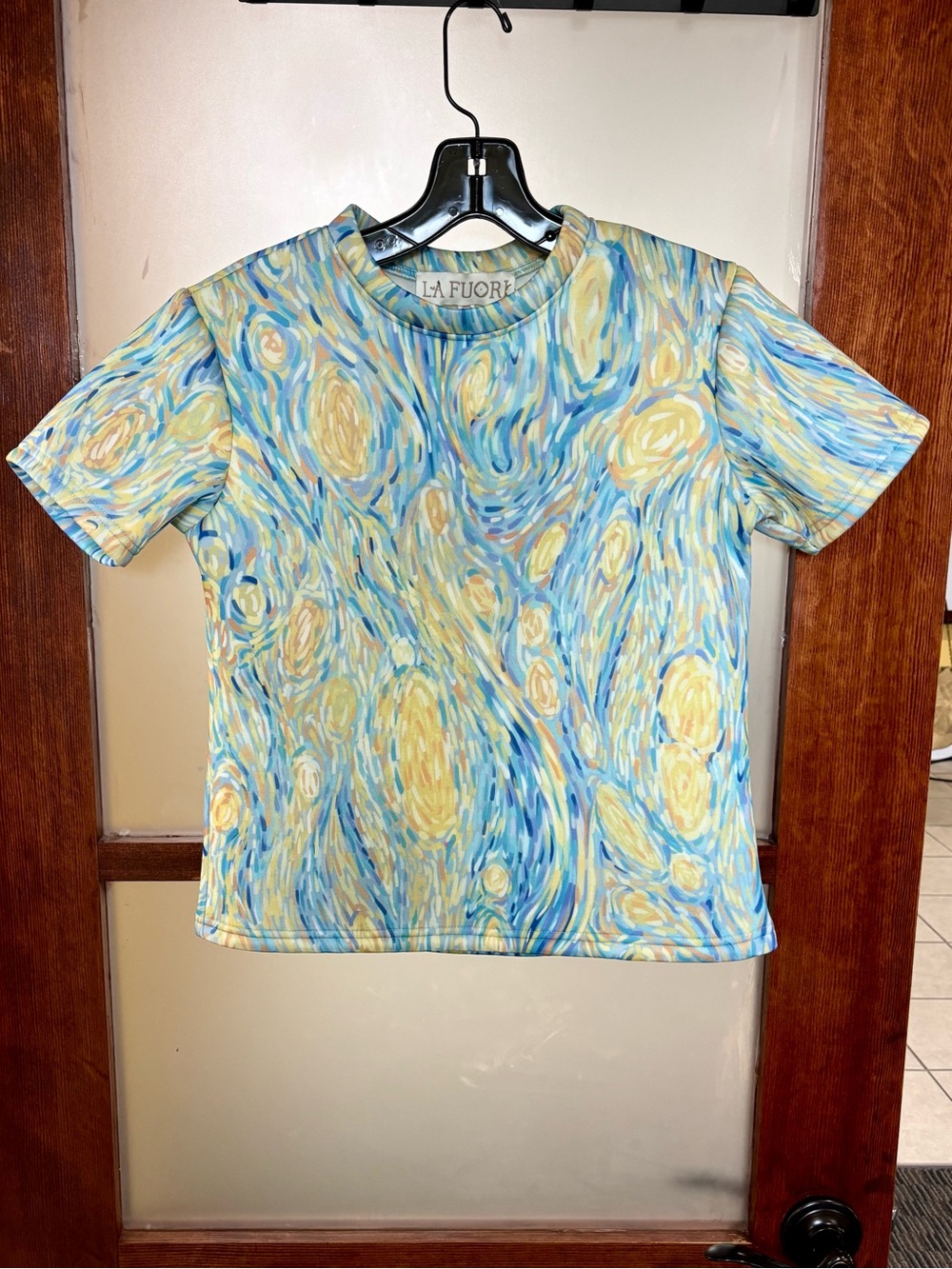 La Fuori Women's Short Sleeve Blue & Yellow Swirl Print Tee